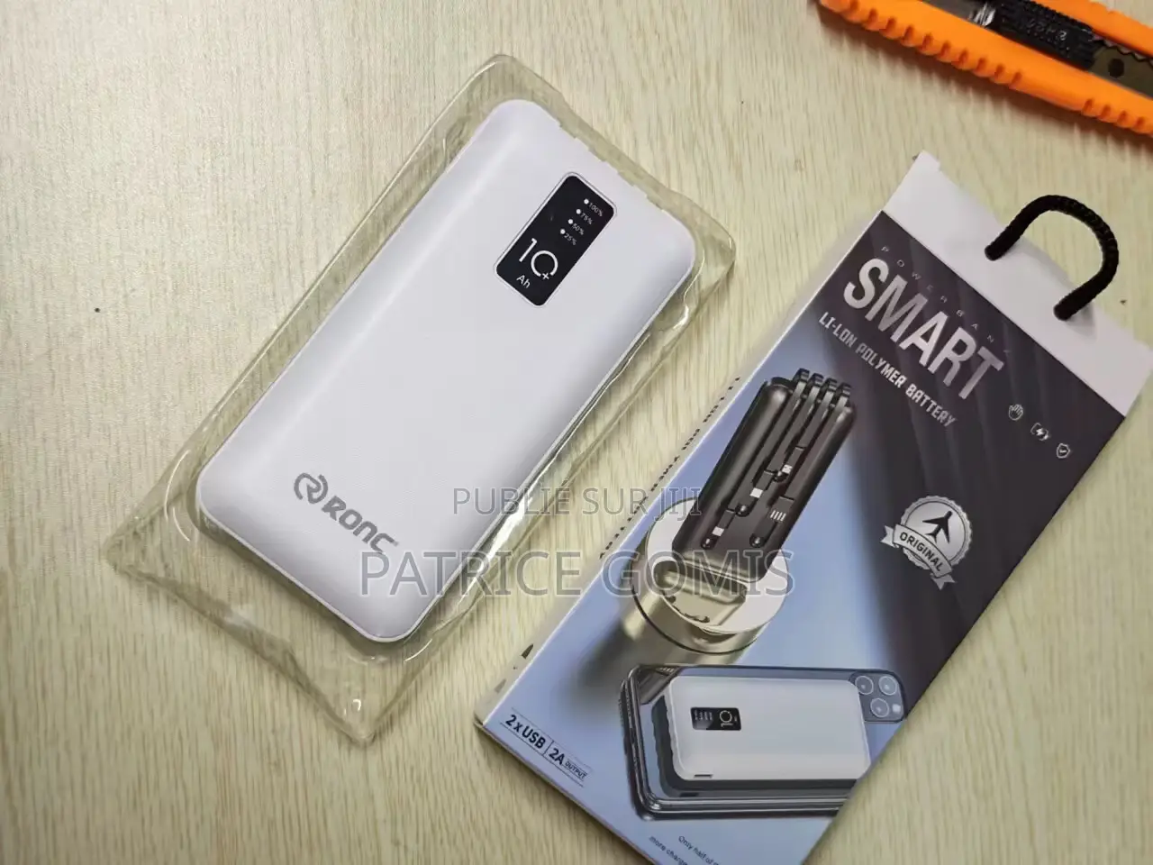 Powerbank RONC IQ A5+ 10000mAh Double USB 2A, Blanc Et Noir