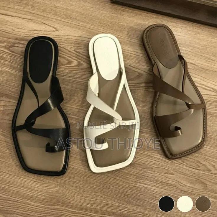Vendeuse Chaussures Et Jus