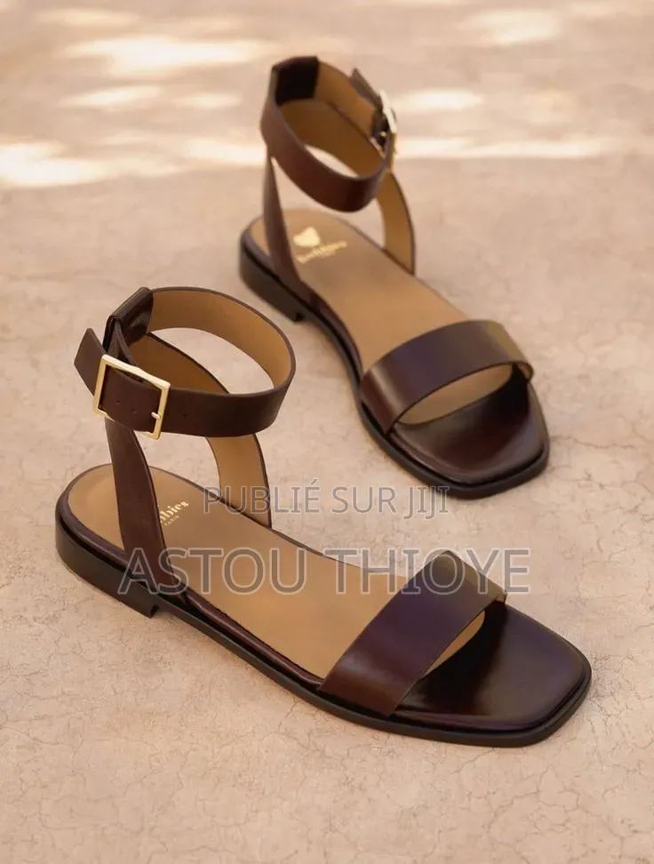 Vendeuse Chaussures Et Jus