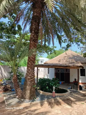 3chbre Villa dans Villa À Vendre, Thiès Sud à Vendre