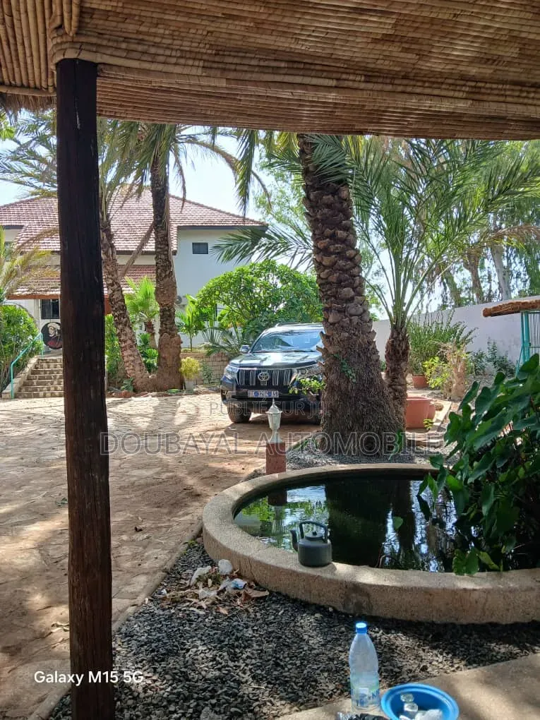 3chbre Villa dans Villa À Vendre, Thiès Sud à Vendre