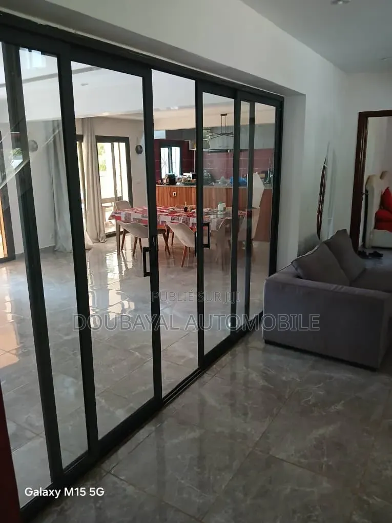 3chbre Villa dans Villa À Vendre, Thiès Sud à Vendre