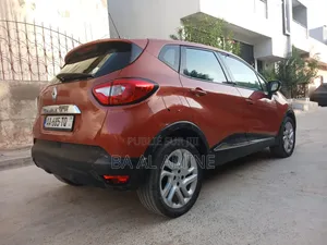 Renault Captur 2015 Orange