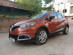 Renault Captur 2015 Orange
