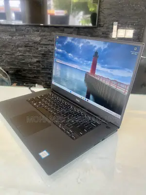 Ordinateur portable Dell XPS 15 7590 16GB Intel Core i5 SSD 500GB