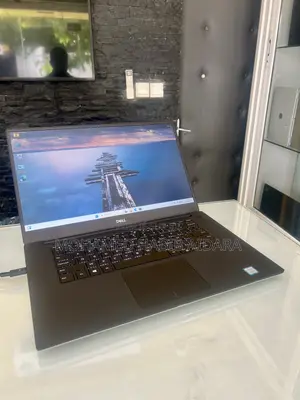 Ordinateur portable Dell XPS 15 7590 16GB Intel Core i5 SSD 500GB