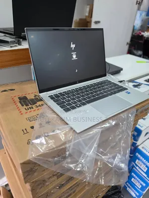 Nouveau HP EliteBook 1040 G8 16GB Intel Core i7 SSD 512GB