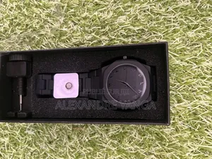 Montre Polycarbone Homme /Femme – Élégante & Résistante