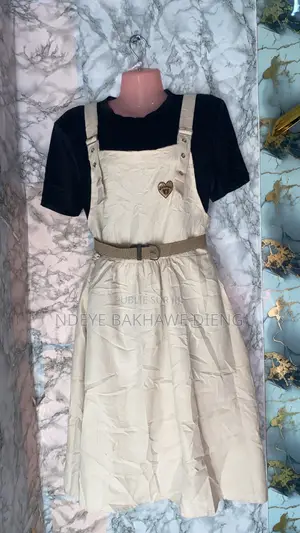 Des Robes Fripperie À Partir De 1.500f