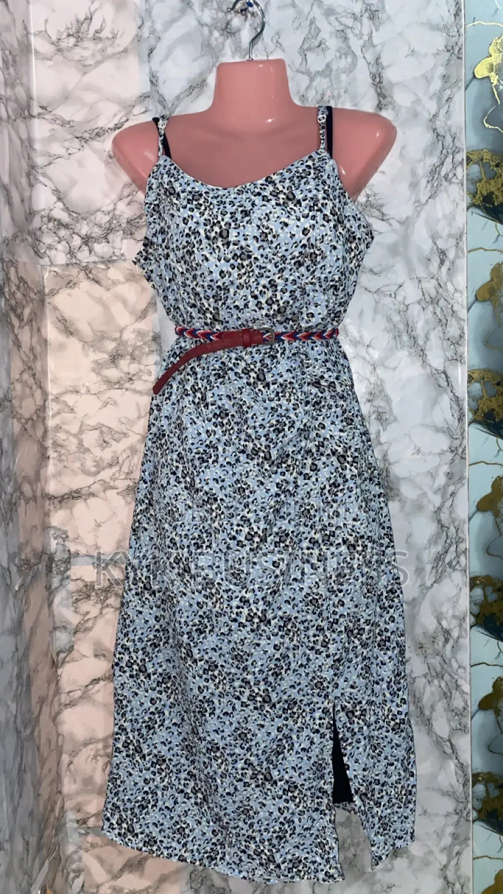 Des Robes Fripperie À Partir De 1.500f