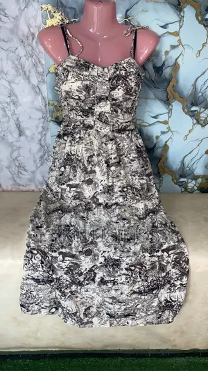 Des Robes Fripperie À Partir De 1.500f