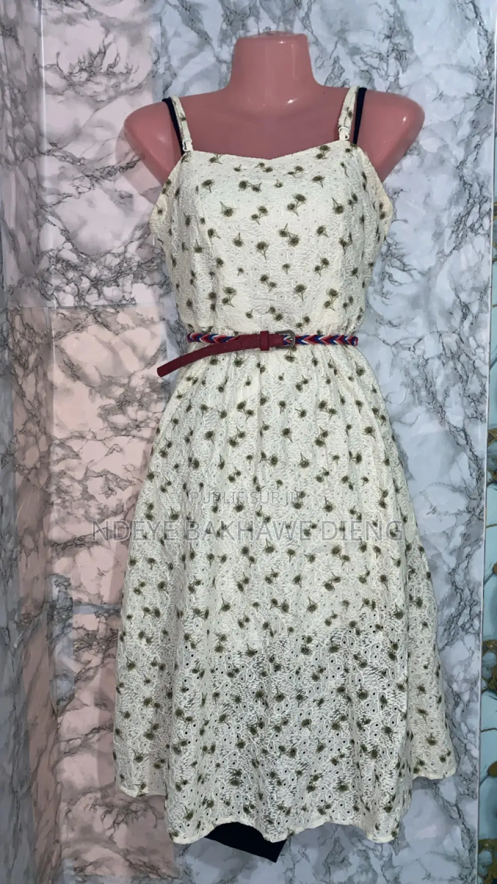 Des Robes Fripperie À Partir De 1.500f