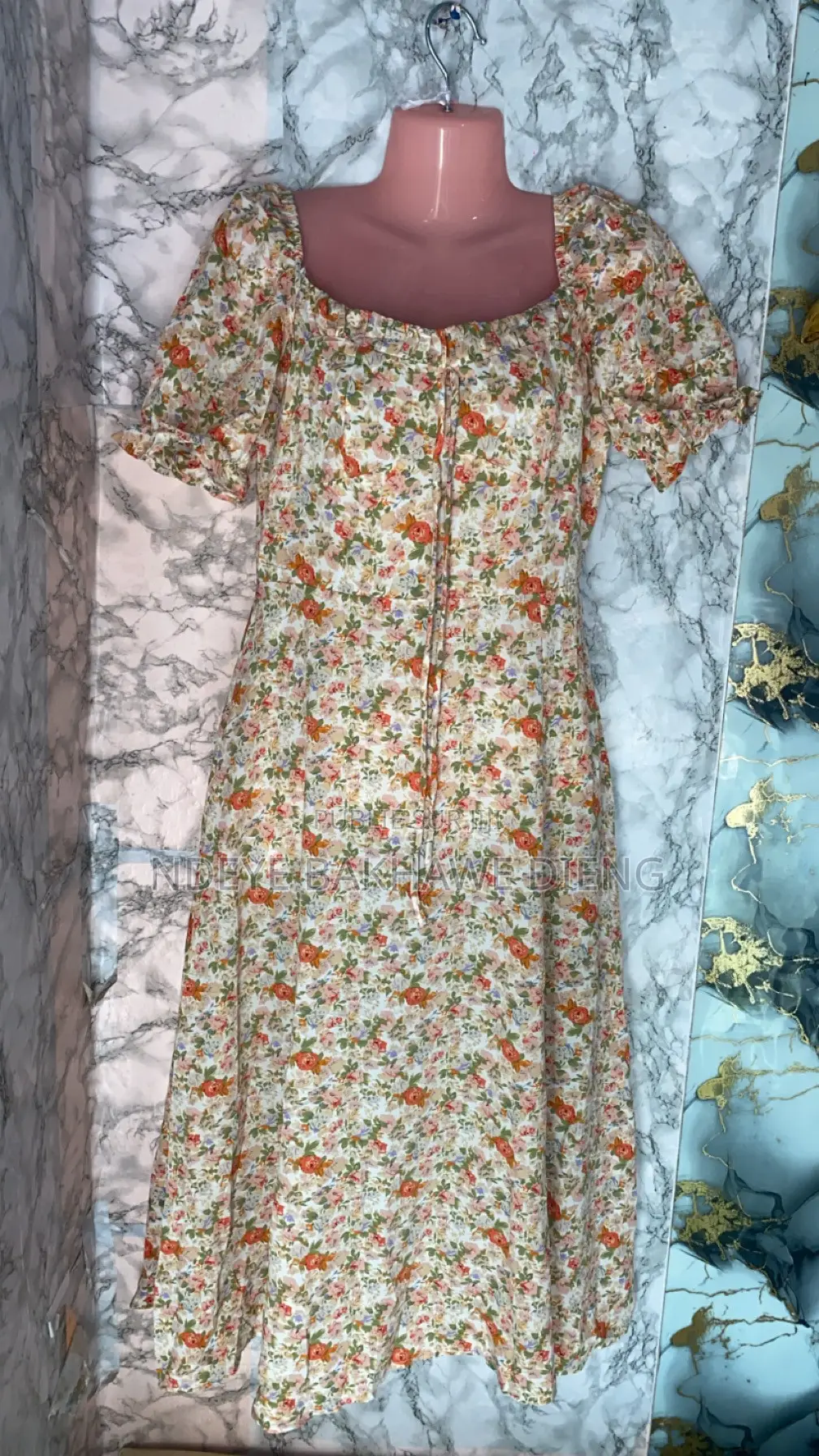 Des Robes Fripperie À Partir De 1.500f