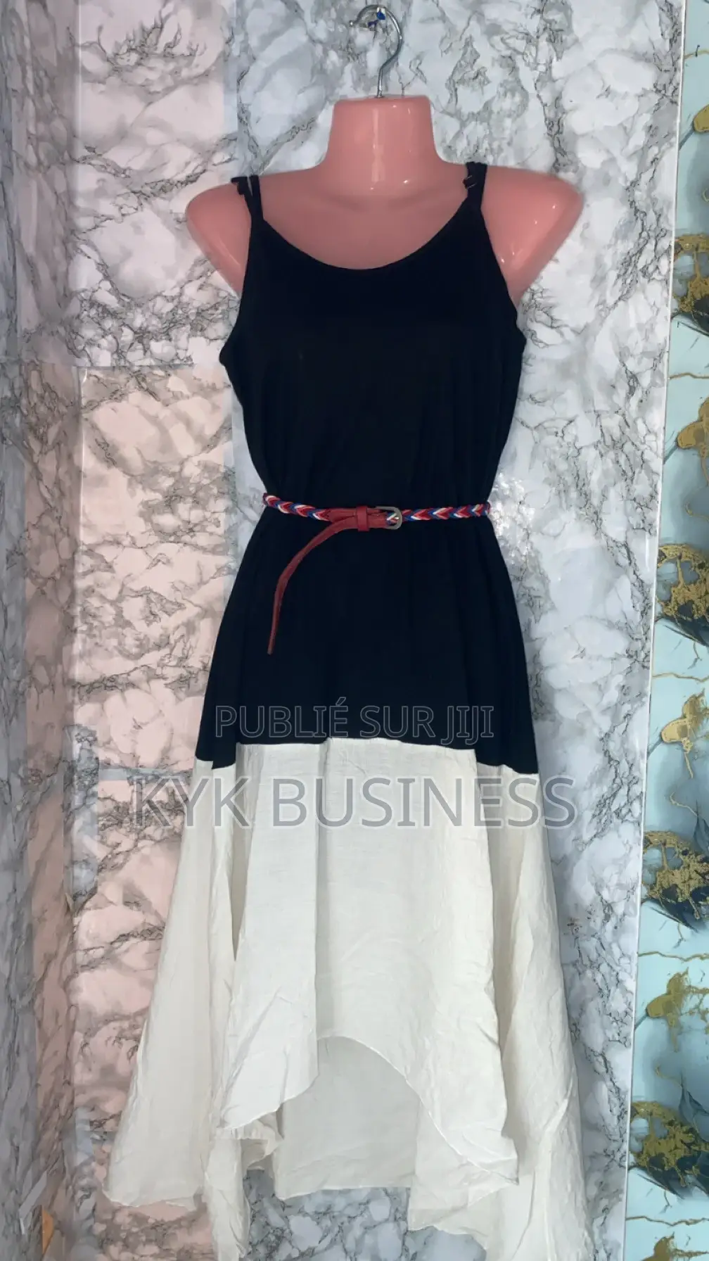 Des Robes Fripperie À Partir De 1.500f