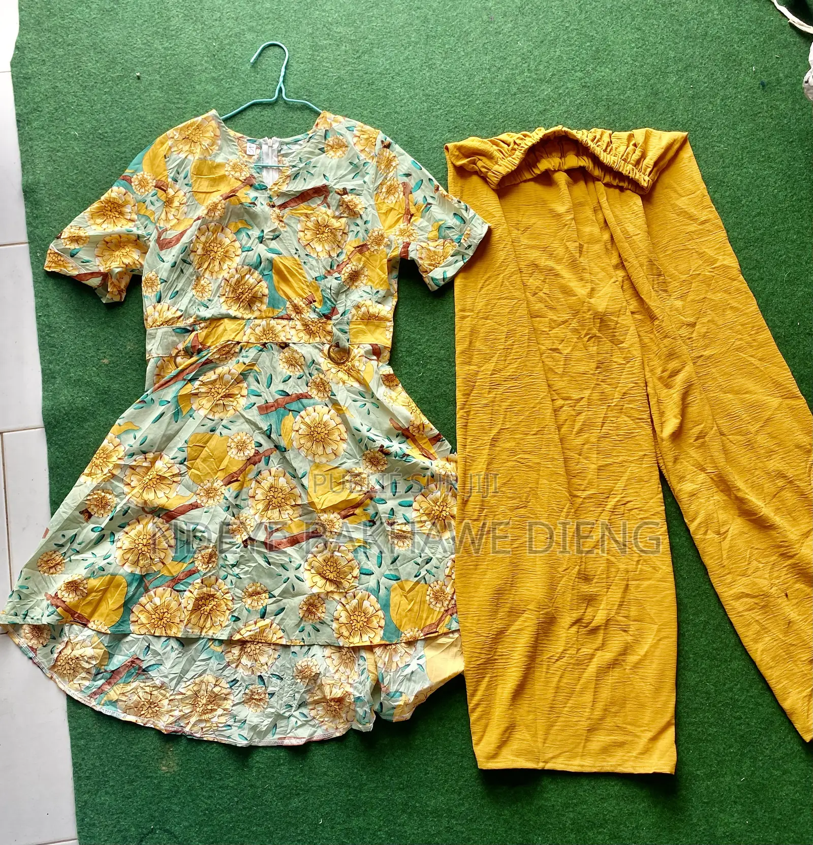 Des Robes Fripperie À Partir De 1.500f
