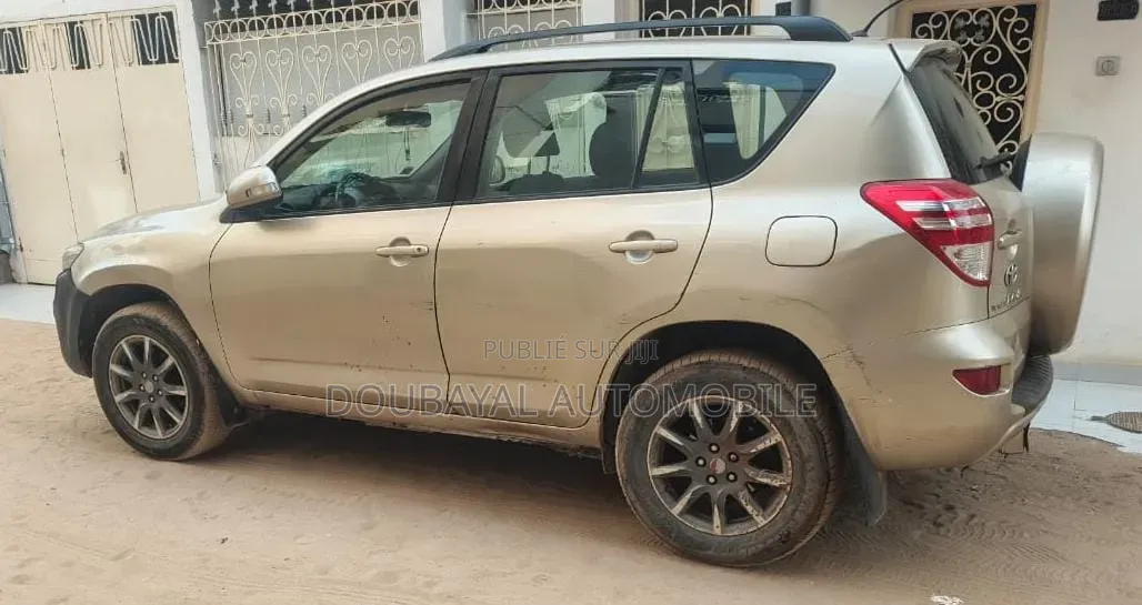 Toyota RAV4 2012