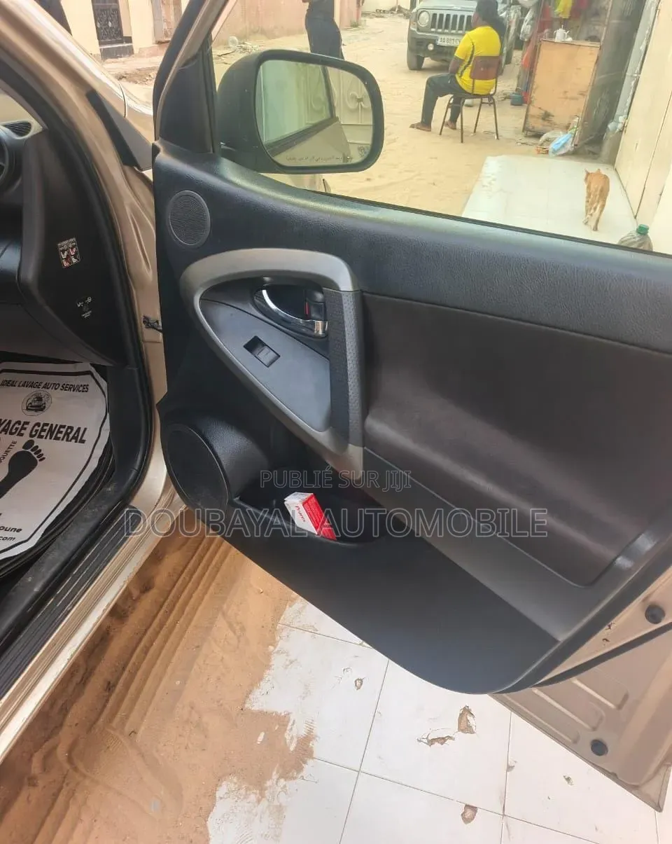 Toyota RAV4 2012