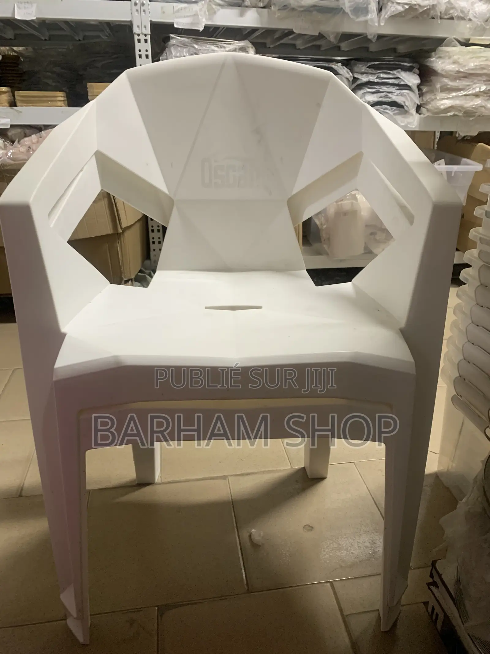 Chaise Fauteuil en Plastique Robuste Design Geometrique