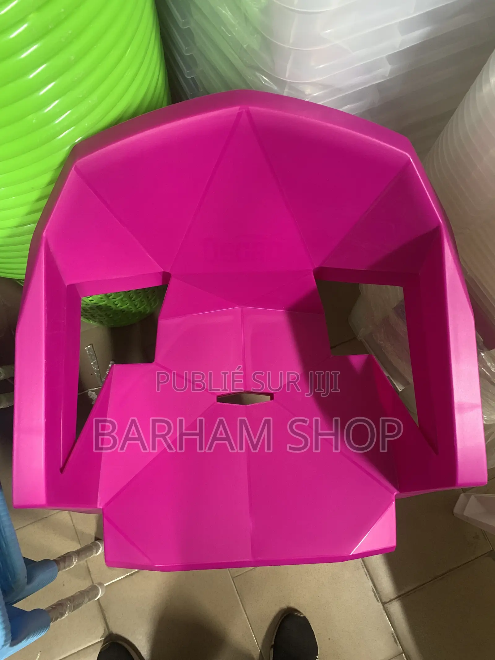 Chaise Fauteuil en Plastique Robuste Design Geometrique