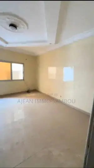 2chbre Appartement dans Yoff à Louer
