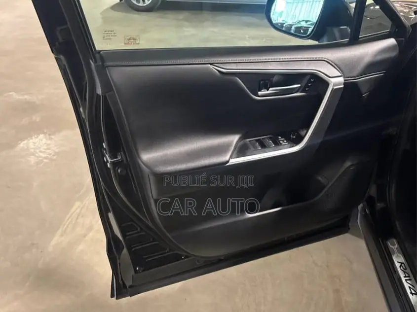 Toyota RAV4 Limited 2021 Noir