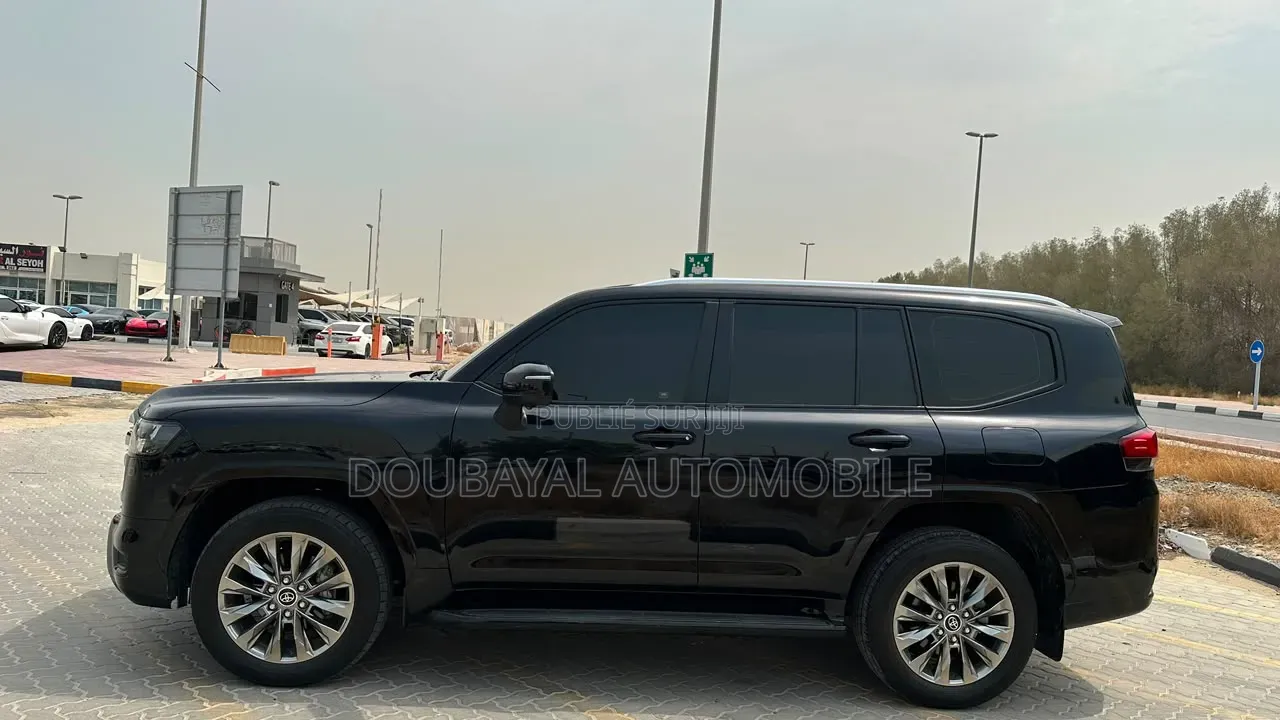 Toyota Land Cruiser Prado 2024 Noir Mat