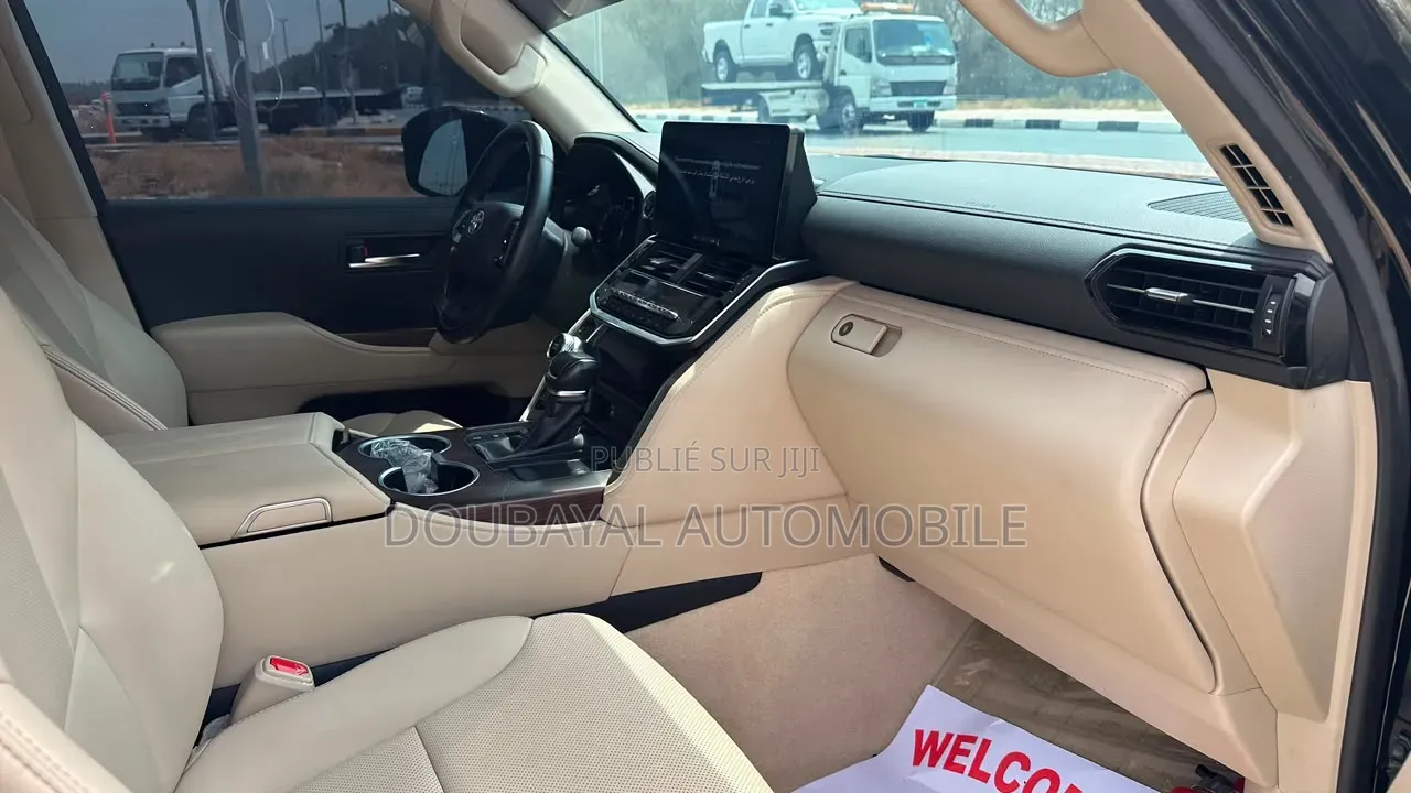 Toyota Land Cruiser Prado 2024 Noir Mat