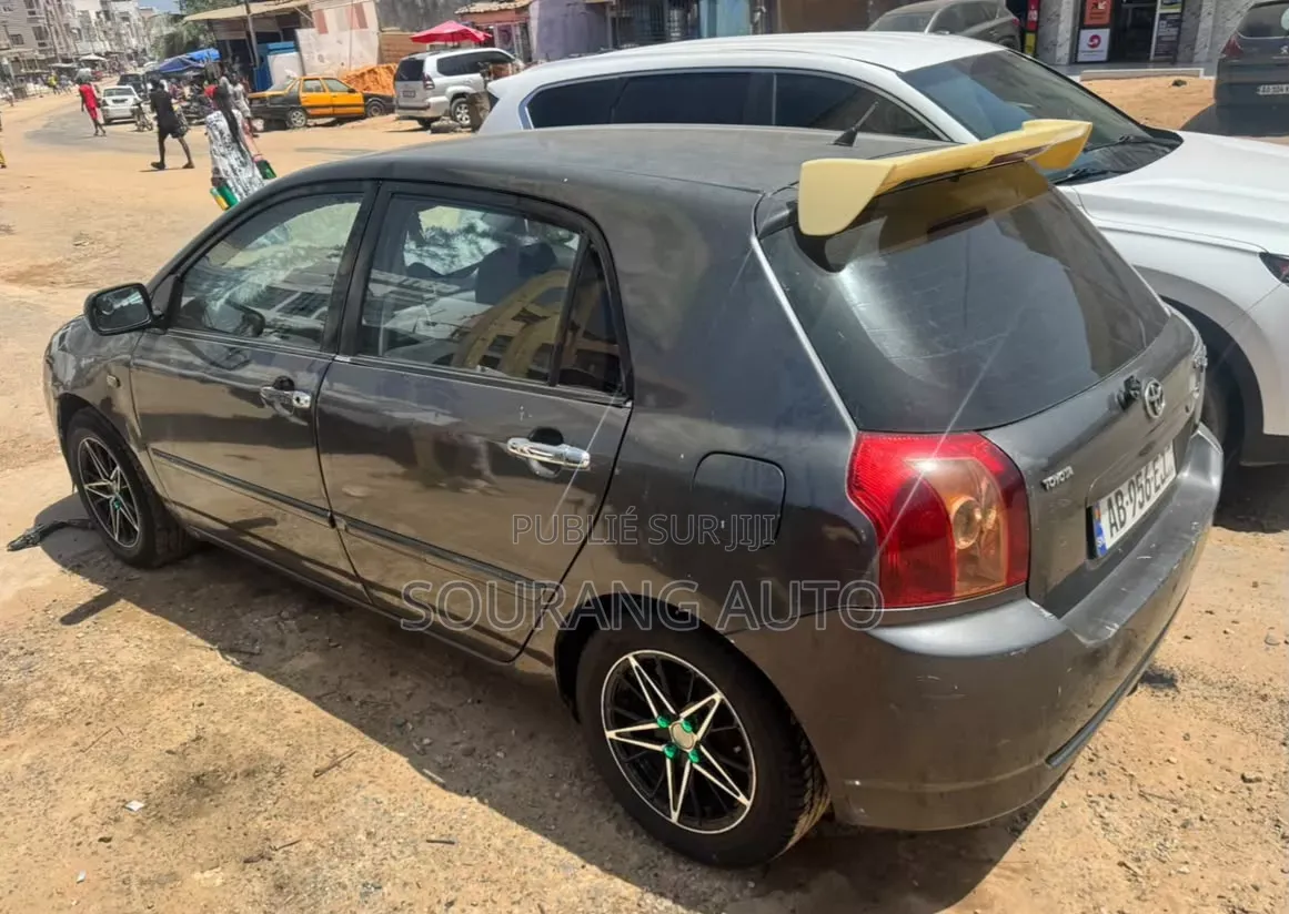 Toyota Corolla 1.4 D-4D 2006 Gris