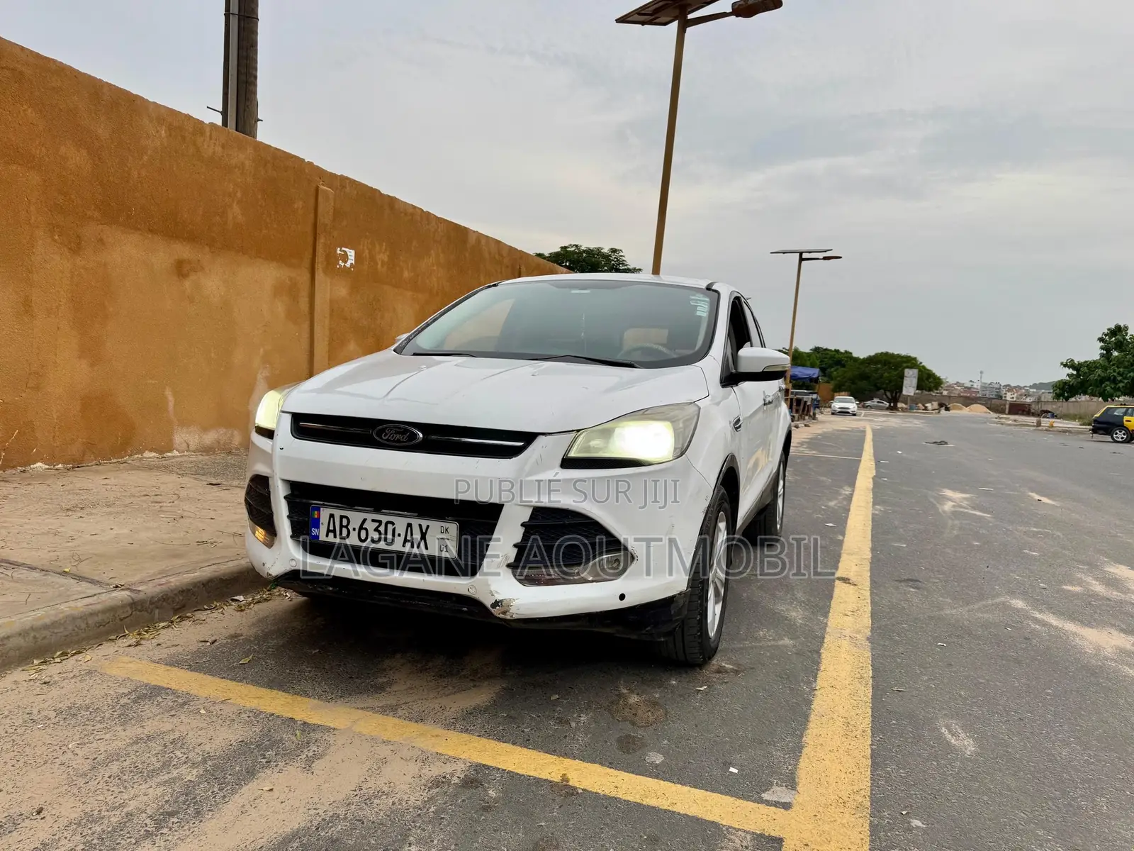 Ford Escape SE 4dr SUV AWD (1.6L 4cyl Turbo 6A) 2015 Blanc