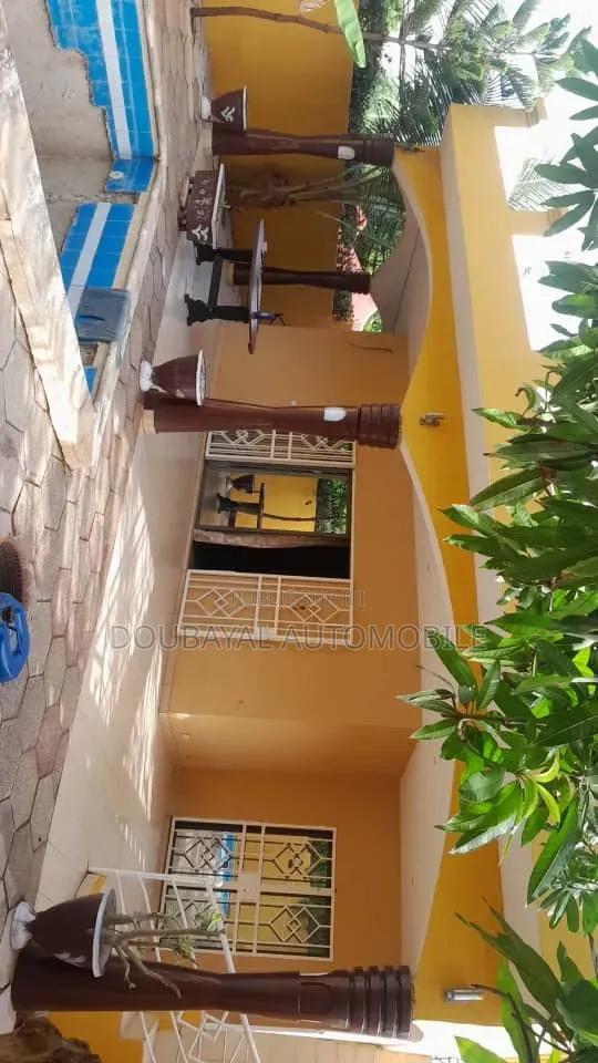 2chbre Villa dans Somone Villa À, Mermoz Sacré-Cœur à Vendre