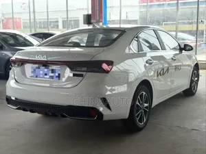 Kia K3 Comfort 2024 Blanc