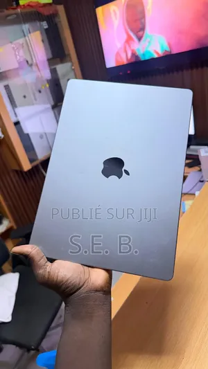 Nouveau Apple MacBook Pro 2021 M1 64GB Apple M1 Max SSD 1T