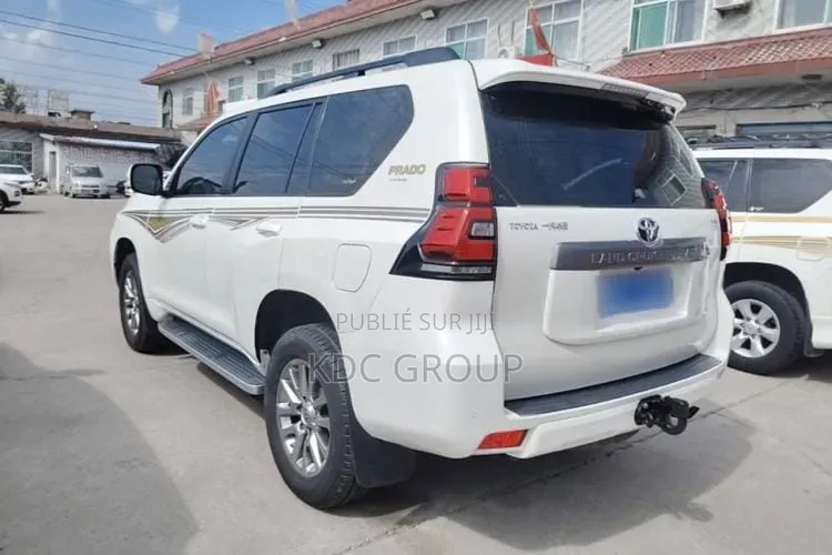 Toyota Land Cruiser Prado 2018 Blanc