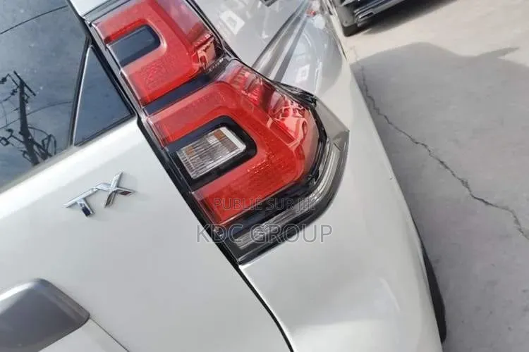 Toyota Land Cruiser Prado 2018 Blanc