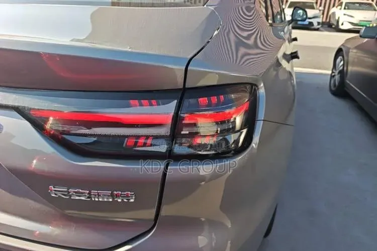 Ford Mondeo 2025 Gris