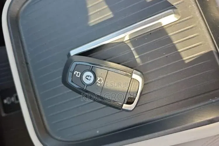 Ford Mondeo 2025 Gris