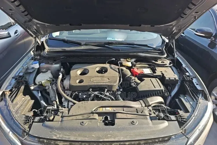 Ford Mondeo 2025 Gris