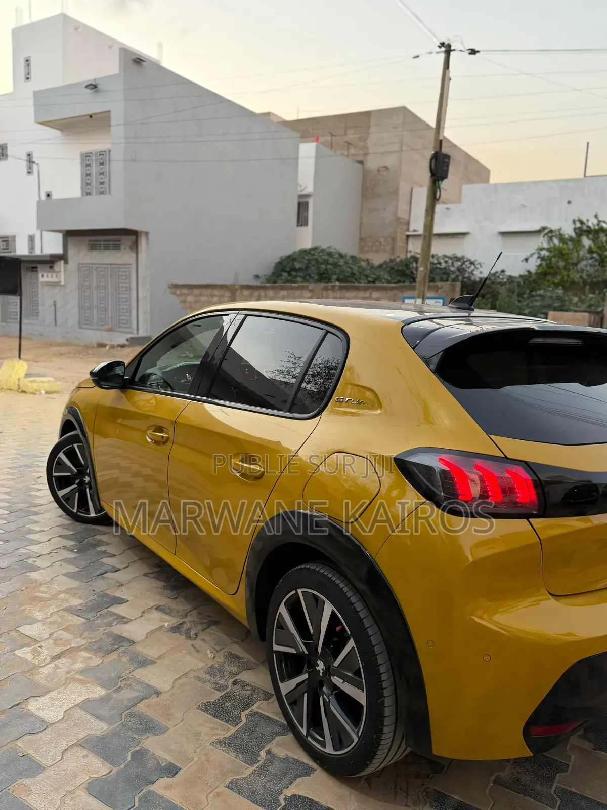 Peugeot 208 2021 Jaune