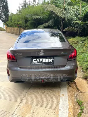 MG MG5 180DVVT Manual Youth 2023 Gris