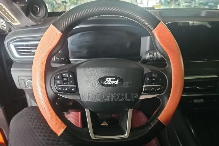 Ford Explorer 2023 Gris