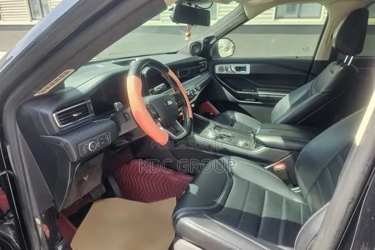 Ford Explorer 2023 Gris
