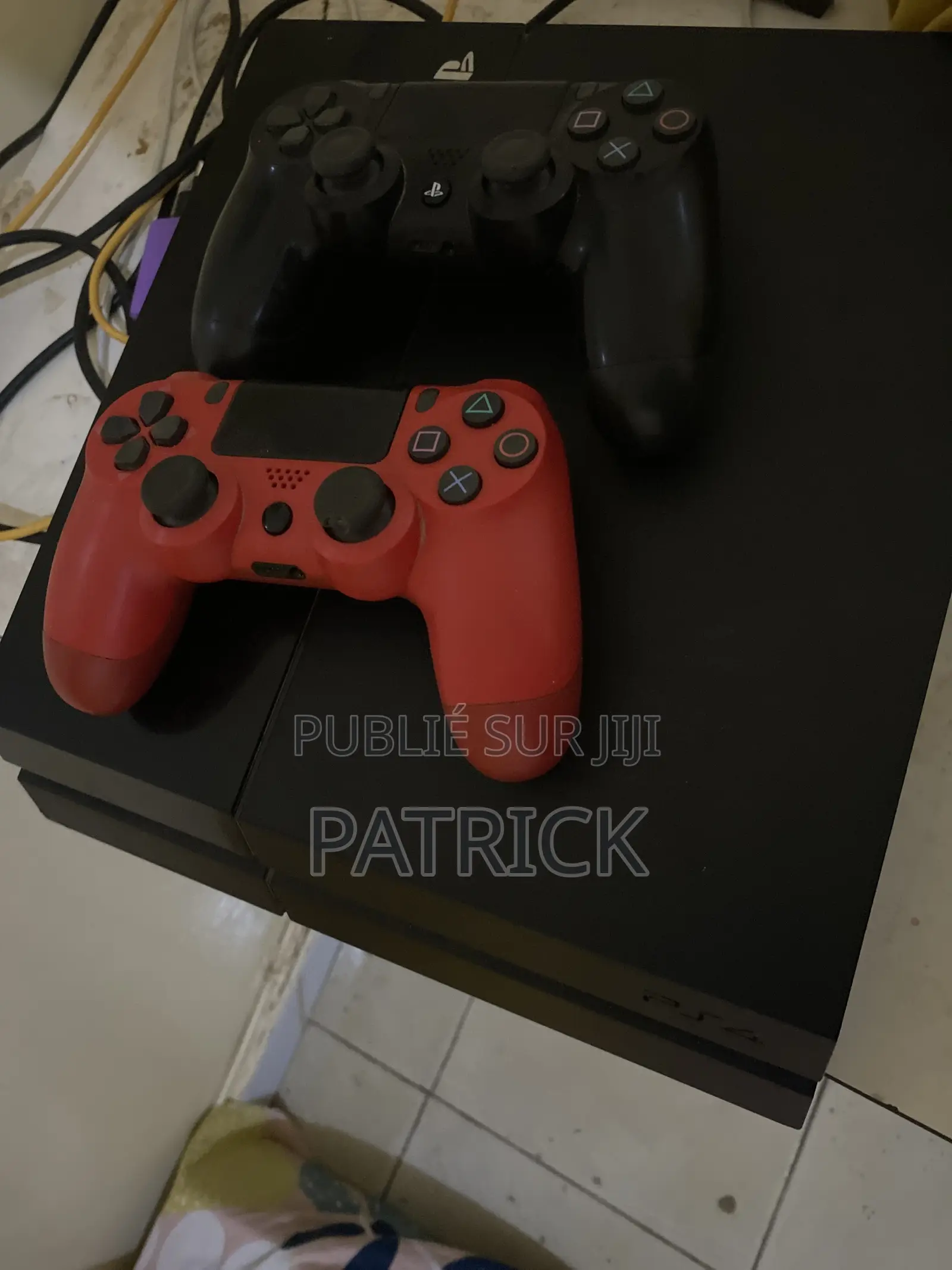 Vente Ps4 Fat Avec Deux Manettes Inclus Et 3 Jeu Dont Fc27 Tout Marche