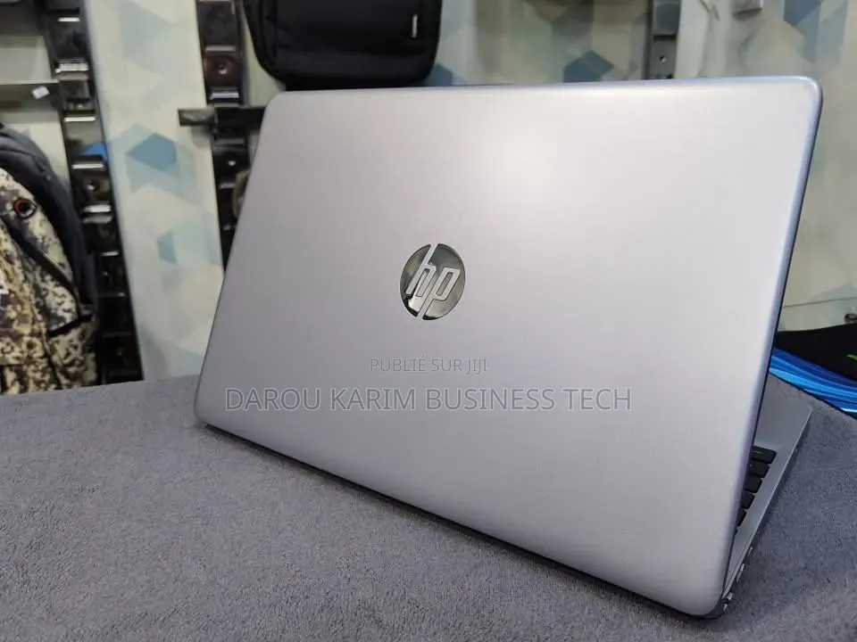 Nouveau Ordinateur portable HP 250 G8 16GB Intel Core i7 SSD 512GB