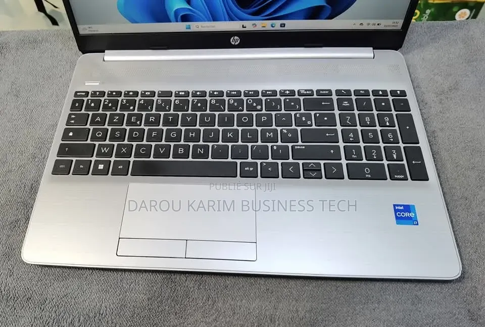 Nouveau Ordinateur portable HP 250 G8 16GB Intel Core i7 SSD 512GB