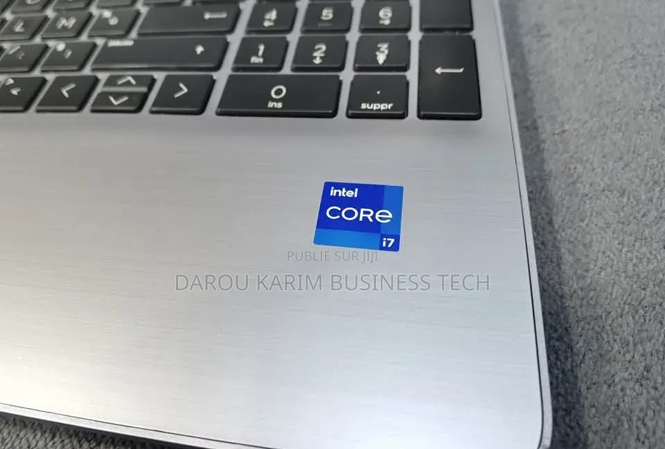 Nouveau Ordinateur portable HP 250 G8 16GB Intel Core i7 SSD 512GB