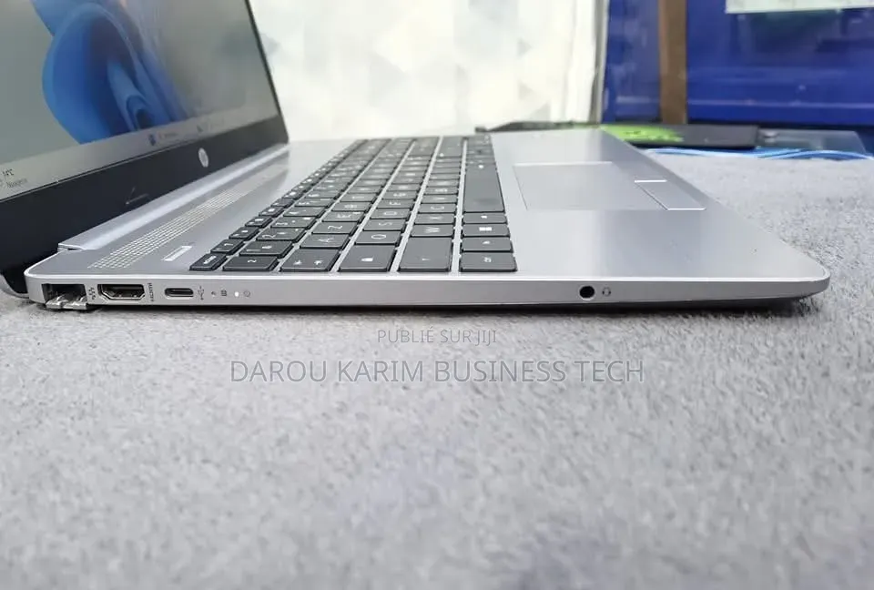 Nouveau Ordinateur portable HP 250 G8 16GB Intel Core i7 SSD 512GB