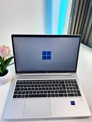 Nouveau Ordinateur portable HP ProBook 450 16GB Intel Core i7 SSD 512GB