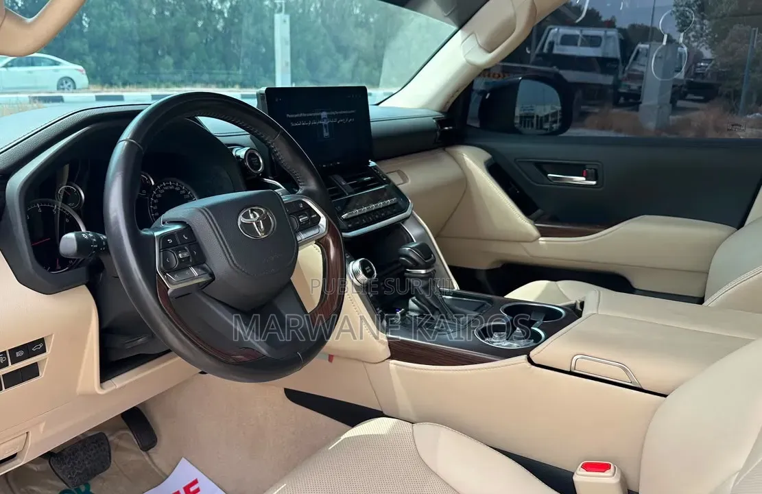 Toyota Land Cruiser Prado 2024