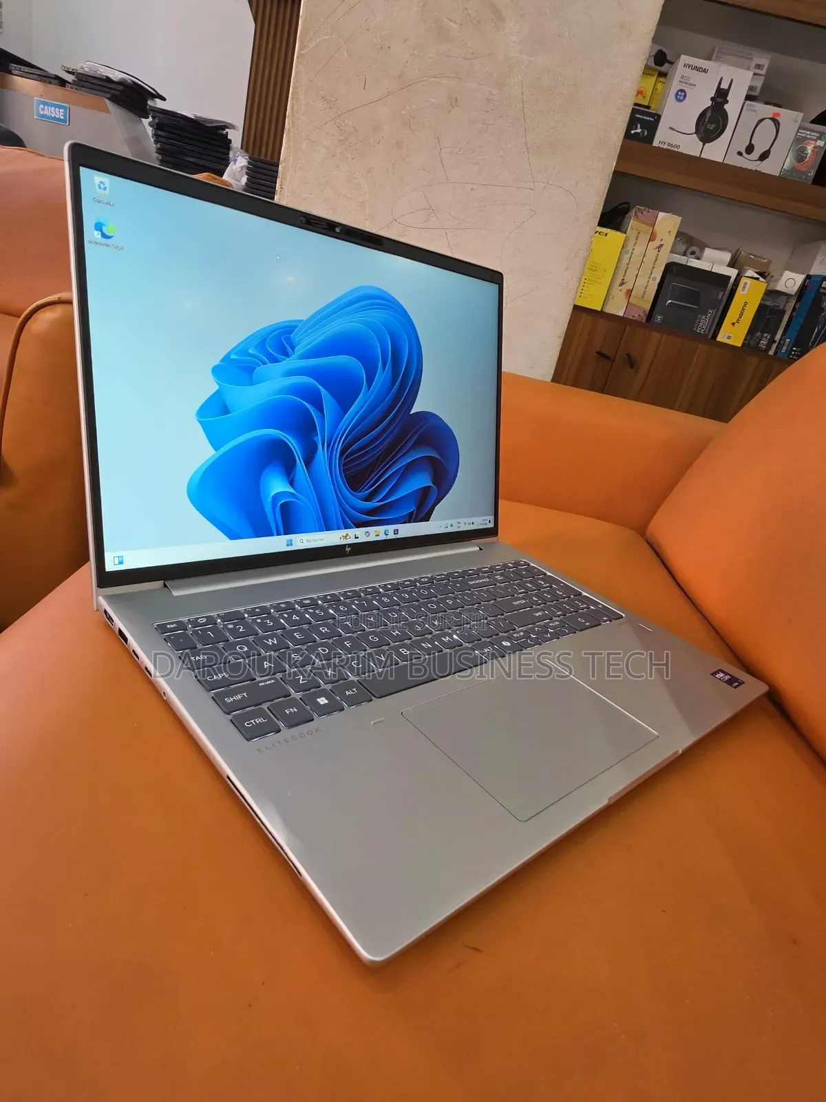 Nouveau HP EliteBook 660 G11 16GB Intel Core Ultra 7 SSD 512GB