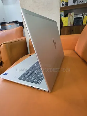 Nouveau HP EliteBook 660 G11 16GB Intel Core Ultra 7 SSD 512GB